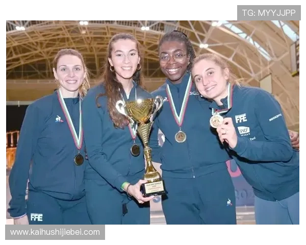 世界杯美女系列：回顾历届世界杯中令人难忘的美女代表与她们的精彩表现